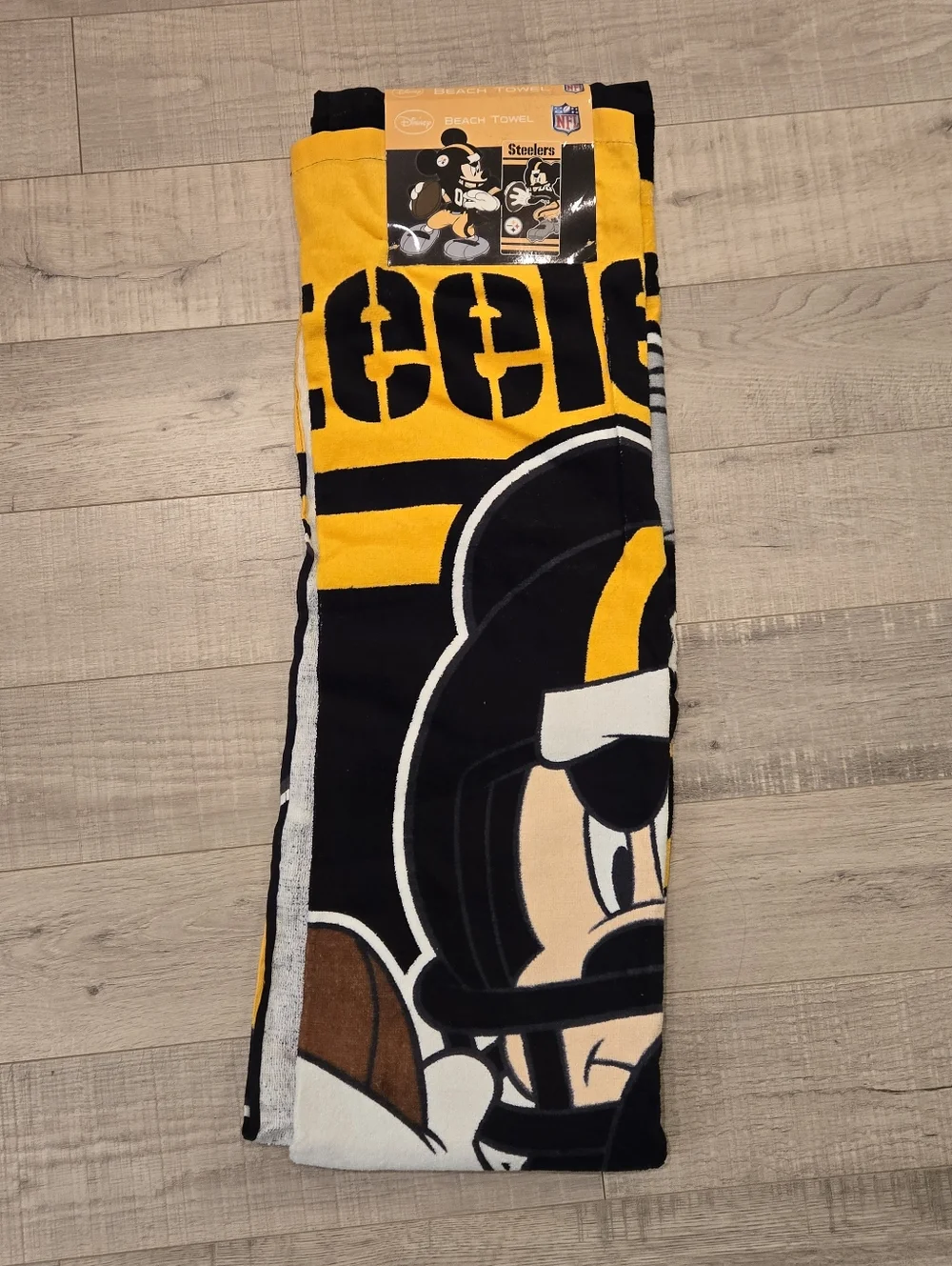 NEW Disney NFL Steelers Mickey Mouse Beach Towel 30